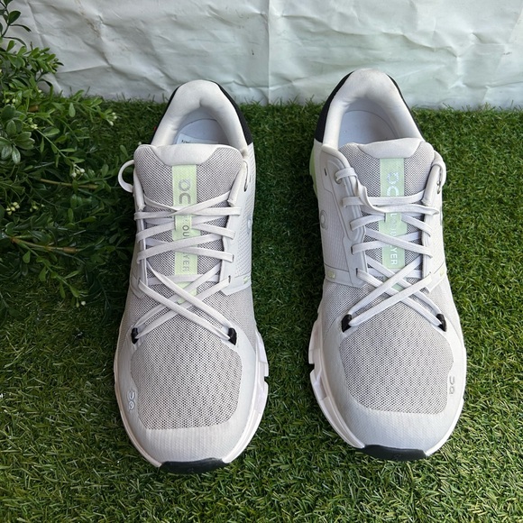 ON RUNNING Cloudflyer 4 Glacier Meadow MEN size  8 NEW main image 13